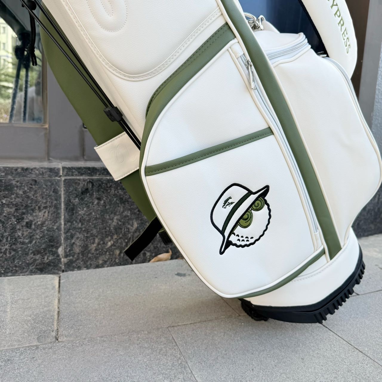 말본(Malbon) x AMC 어몽스트 더 사이프러스 스탠드백 - 이미지 8