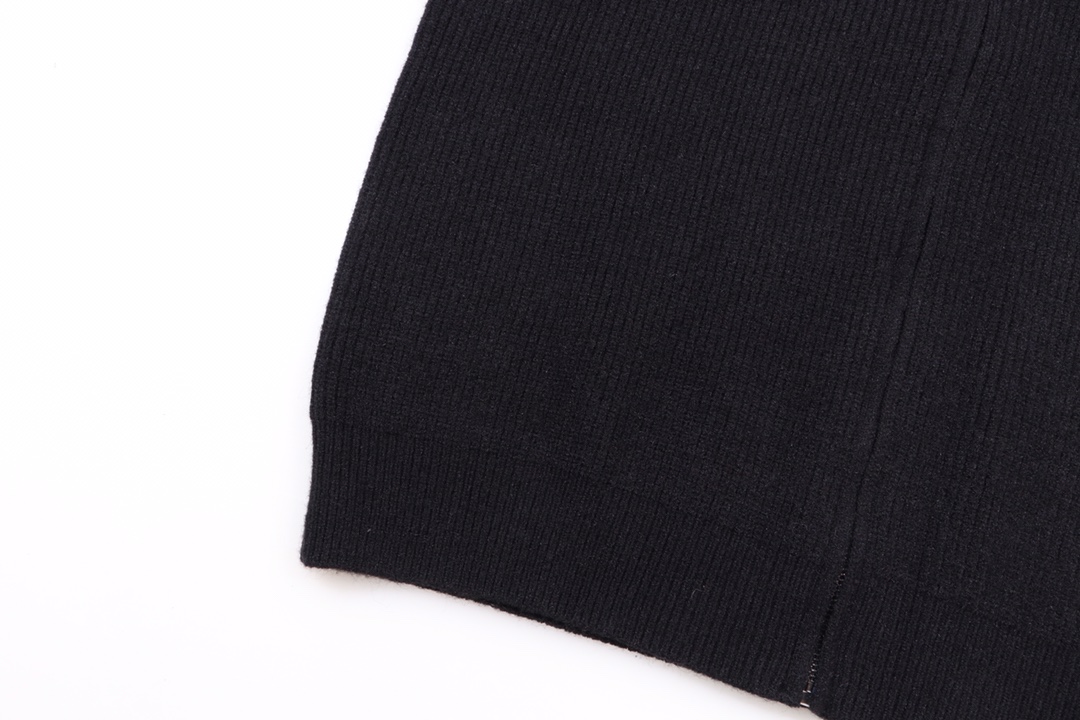 톰브라운(Thom Browne) 클래식 사선 스트라이프 집업 니트 가디건 - 이미지 7