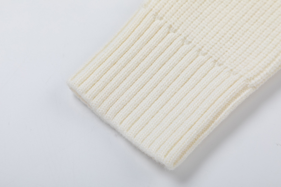 톰브라운(Thom Browne) 사선 리브 니트 슬리브 다운 필 후드 자켓 - 이미지 8