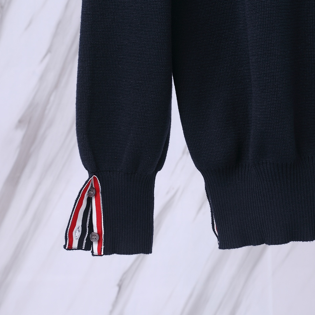 톰브라운(Thom Browne) 스타일 삼색 라인 암밴드 크루넥 니트 네이비 - 이미지 8