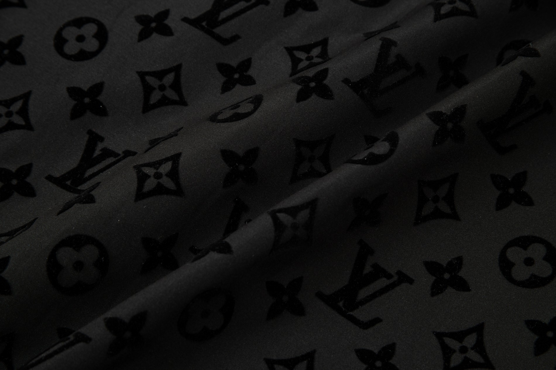 루이비통 (Louis Vuitton)플록 모노그램 클래식 셔츠 - 이미지 9