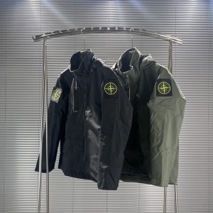 스톤아일랜드(STONE ISLAND) 소프트쉘 후드 자켓