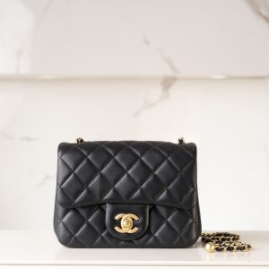 샤넬(CHANEL) 미니 스퀘어 크러쉬 백 블랙 램스킨