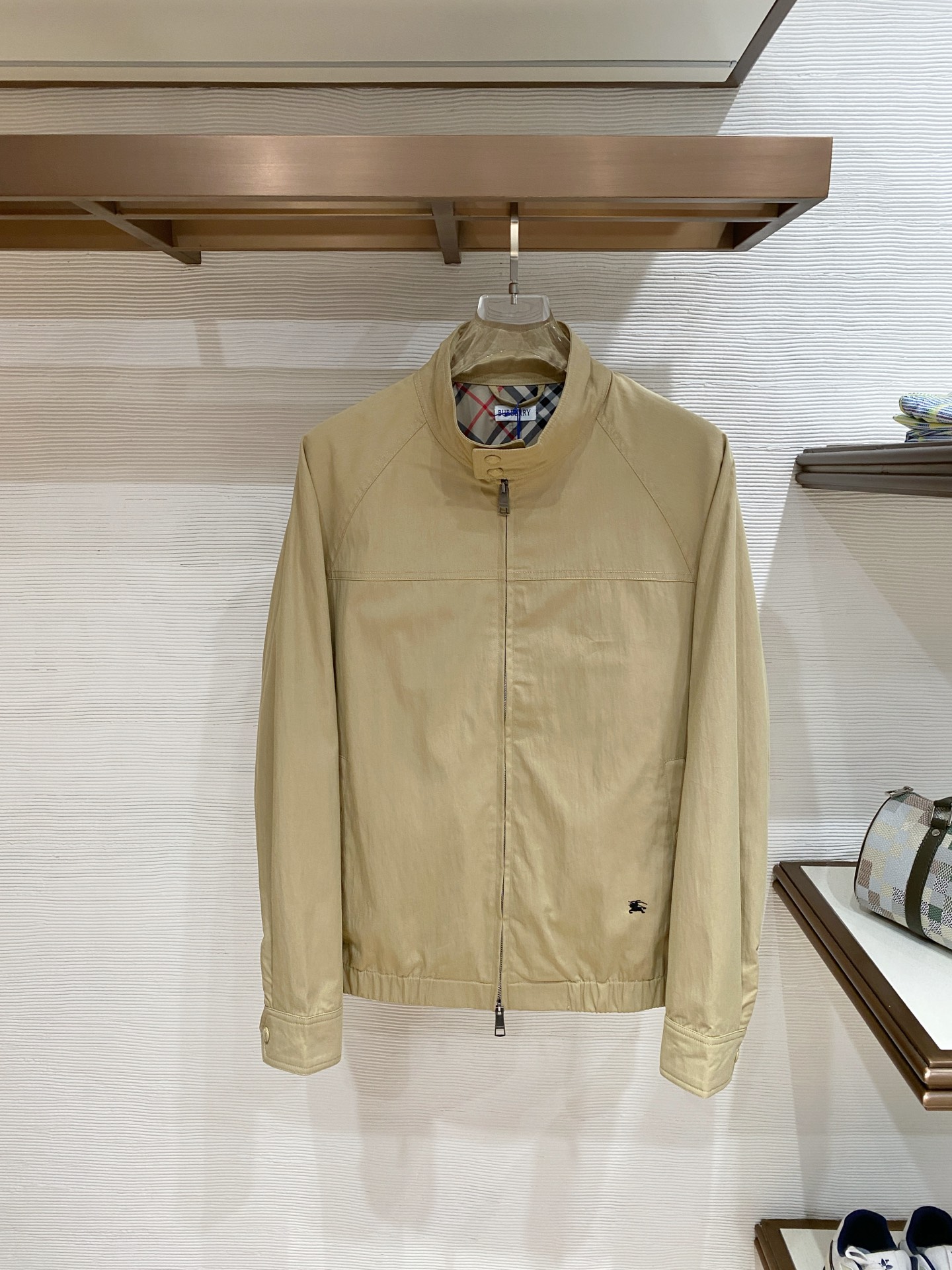 버버리(Burberry) 헤링턴 체크 라이닝 블루종 - 이미지 10