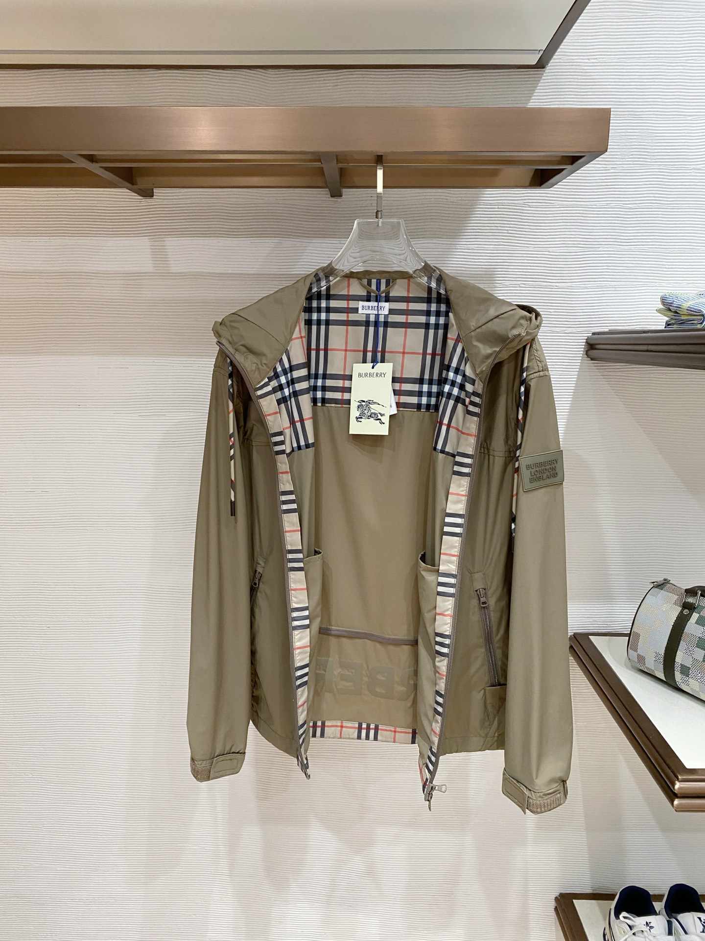 버버리(Burberry) 로고 패치 체크 라이닝 후드 자켓 - 이미지 14