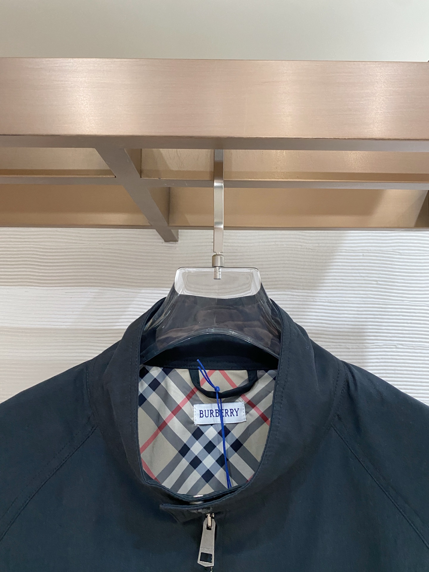 버버리(Burberry) 헤링턴 체크 라이닝 블루종 - 이미지 2