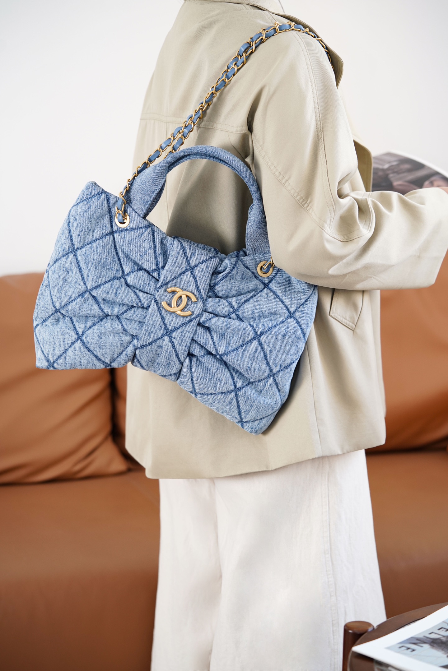 샤넬(CHANEL) 25K 맥시 보우 백 워시드 데님 - 이미지 2