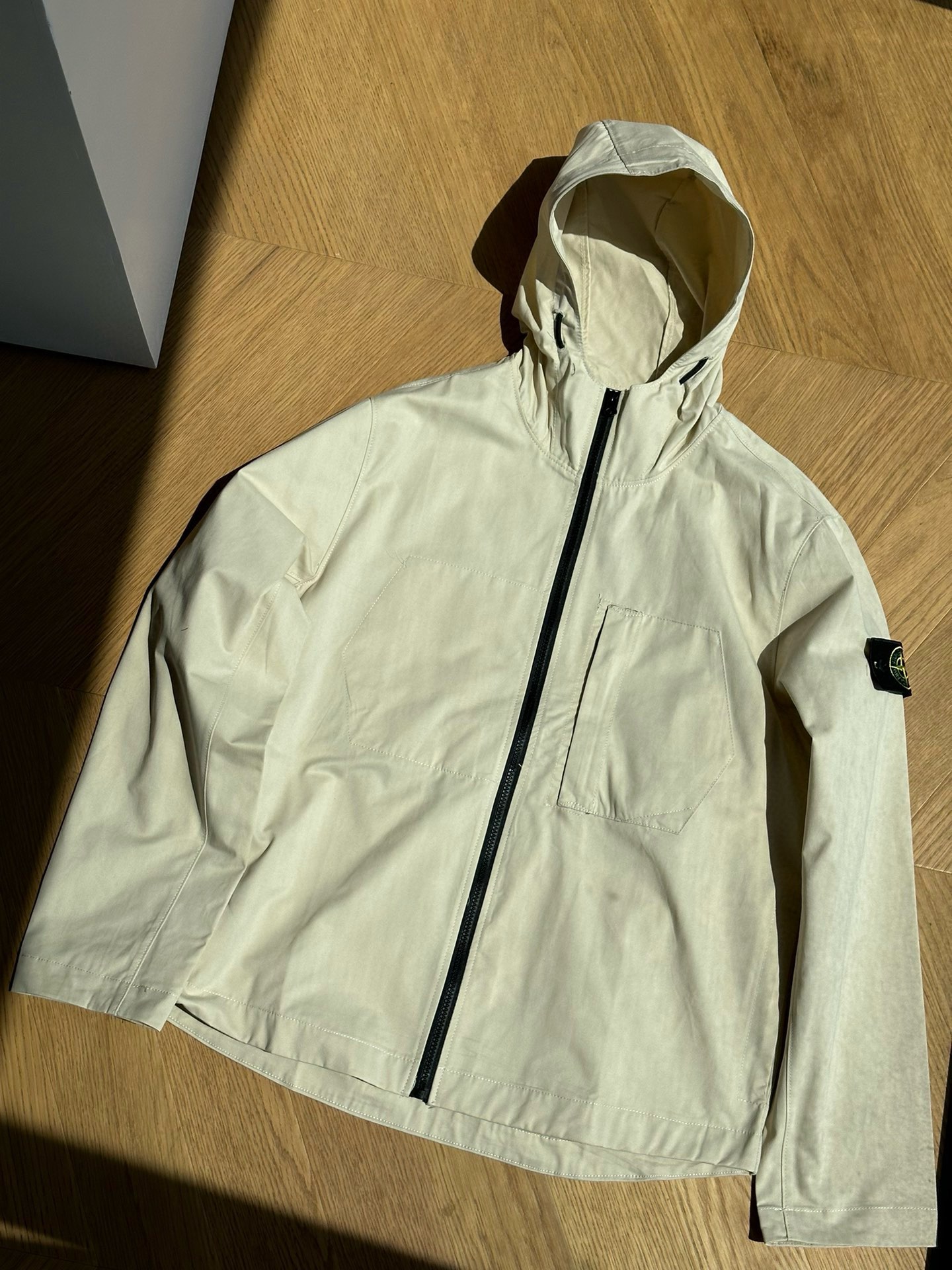 스톤아일랜드(STONE ISLAND) 후드 크링클 랩스 나일론 자켓 - 이미지 6
