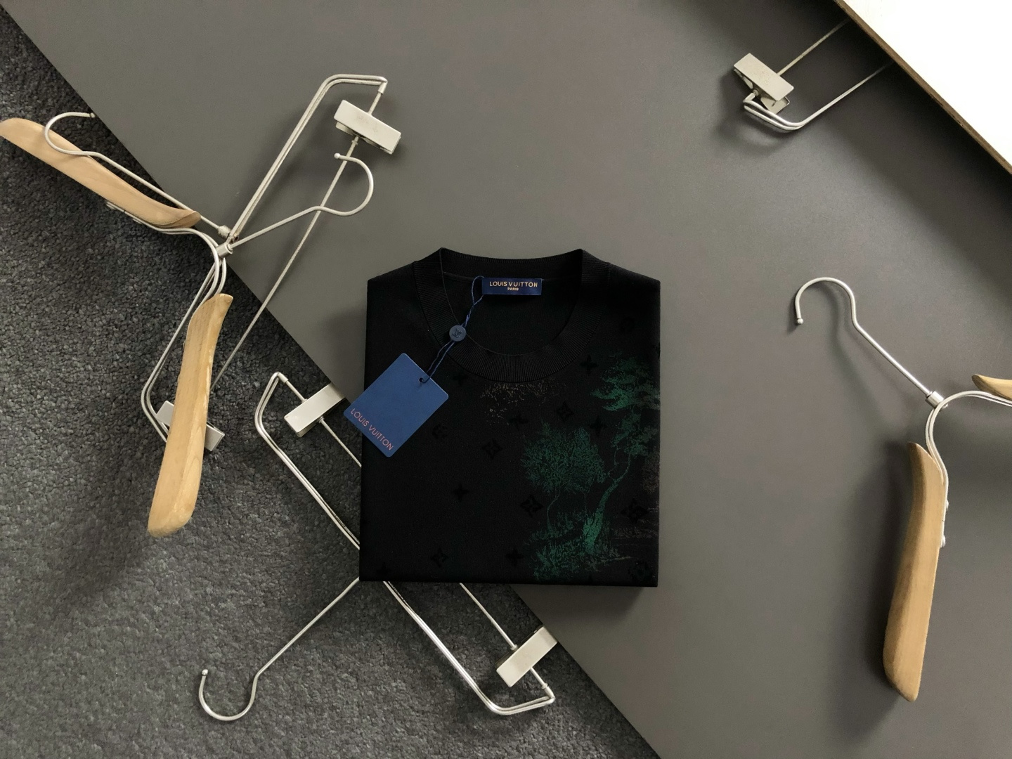 루이비통(Louis Vuitton) 랜드스케이프 모노그램 반팔 티셔츠