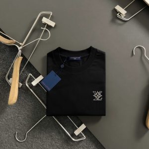 루이비통(Louis Vuitton) 업사이드 다운 LV 로고 반팔 티셔츠