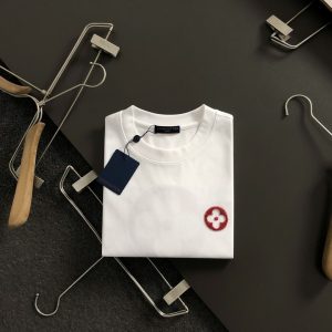 루이비통(Louis Vuitton) 레드 모노그램 플라워 패치 티셔츠