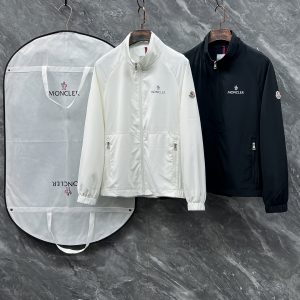 몽클레르(Moncler) 로고 바람막이