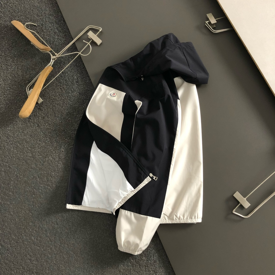 몽클레르(Moncler) 배색 윈드브레이커 바람막이