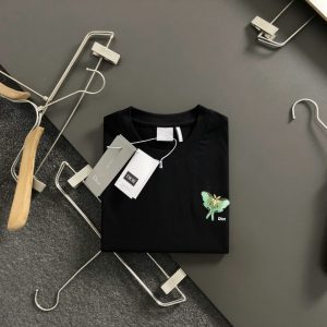 디올(Dior) 나방/나비 그래픽 자수 티셔츠