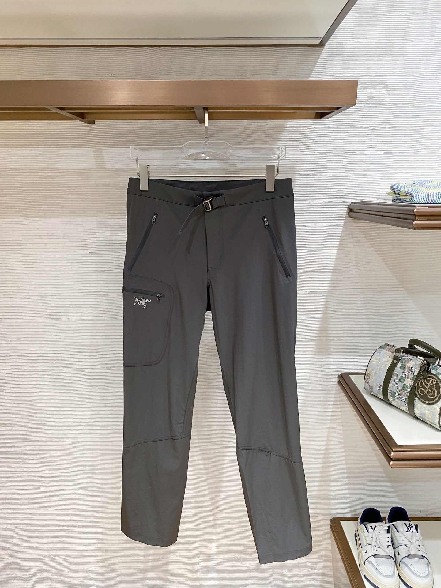 아크테릭스 (Arc'teryx)감마 테크니컬 카고 팬츠 (통합 벨트 포함) - 이미지 12