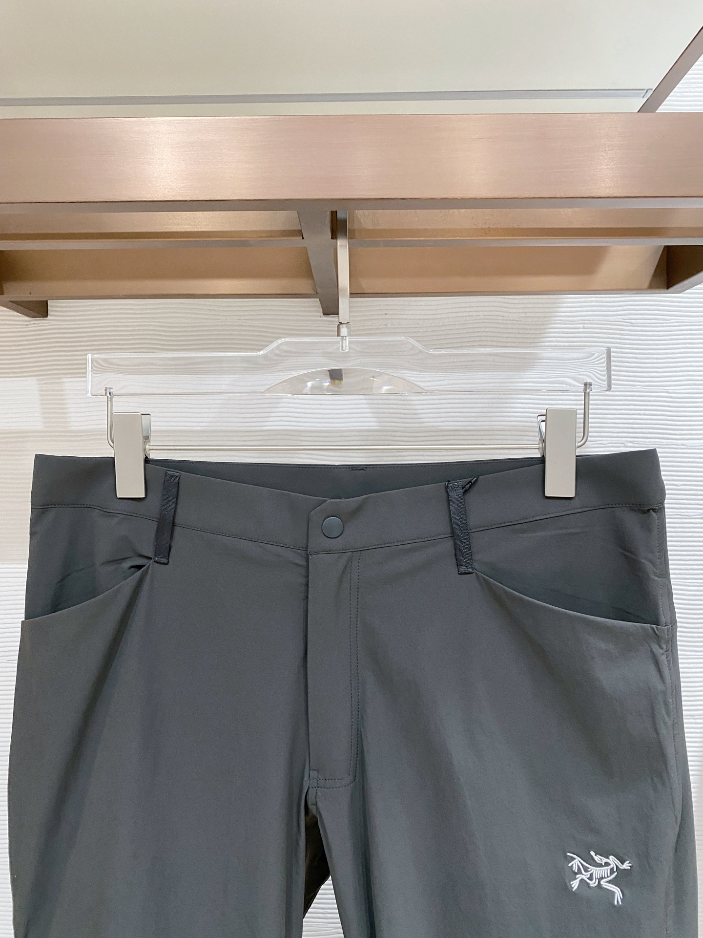 아크테릭스 (Arc'teryx)시조새 자수 로고 테크니컬 캐주얼 팬츠 - 이미지 16