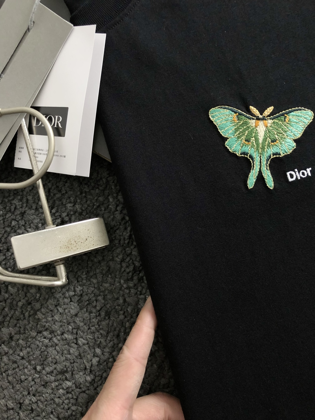 디올(Dior) 나방/나비 그래픽 자수 티셔츠 - 이미지 3