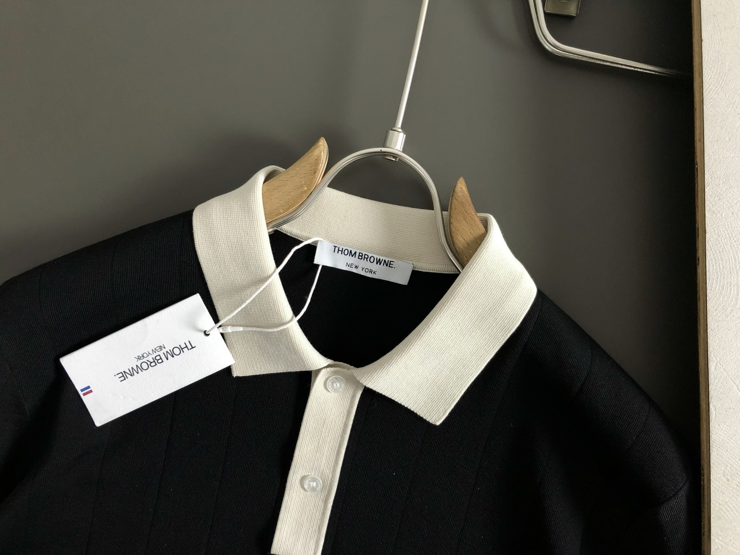 브라운(Thom Browne) 4-바 스트라이프 배색 폴로 셔츠 - 이미지 4