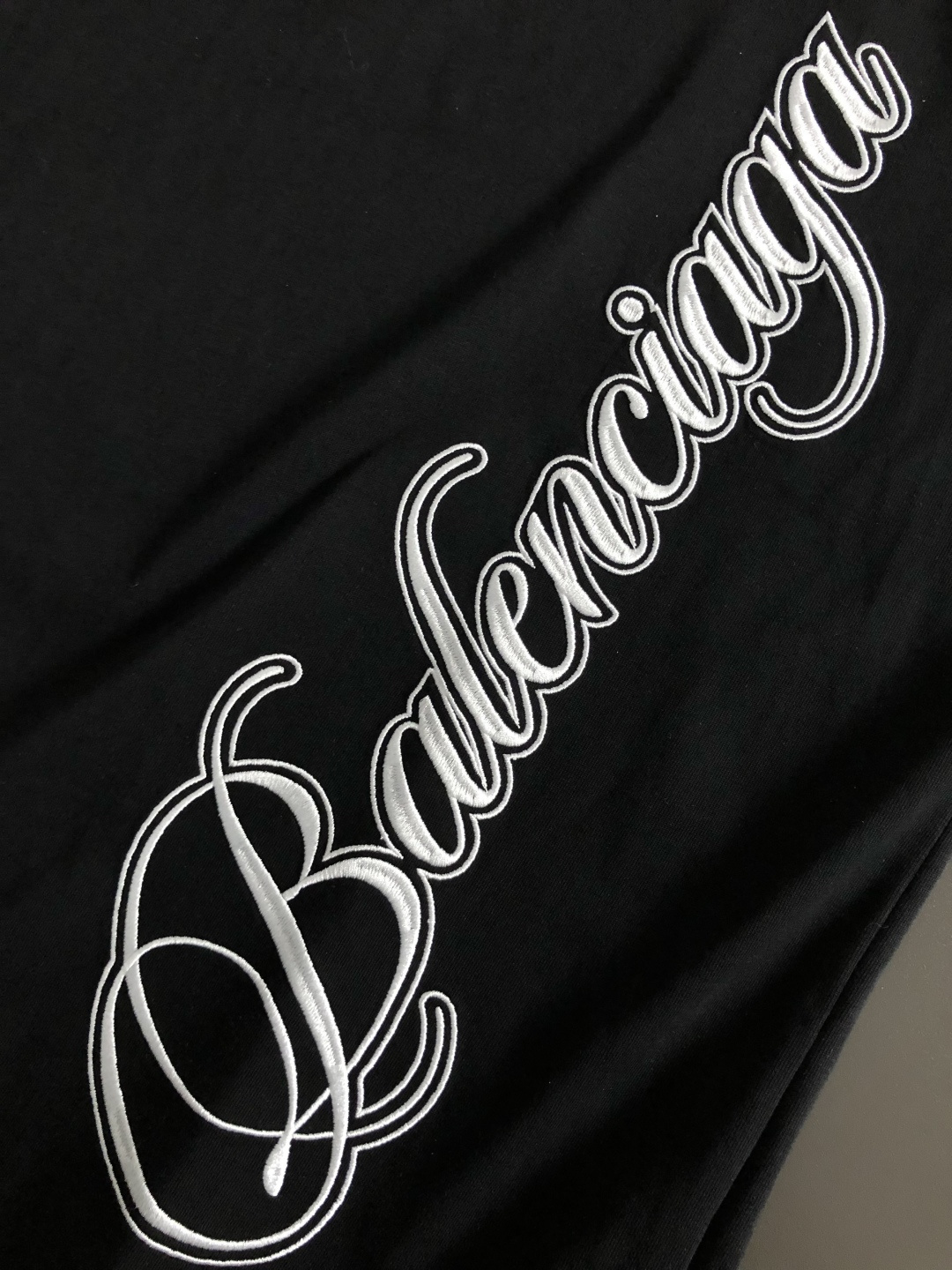 발렌시아가(Balenciaga) 버티컬 커시브 로고 티셔츠 - 이미지 5