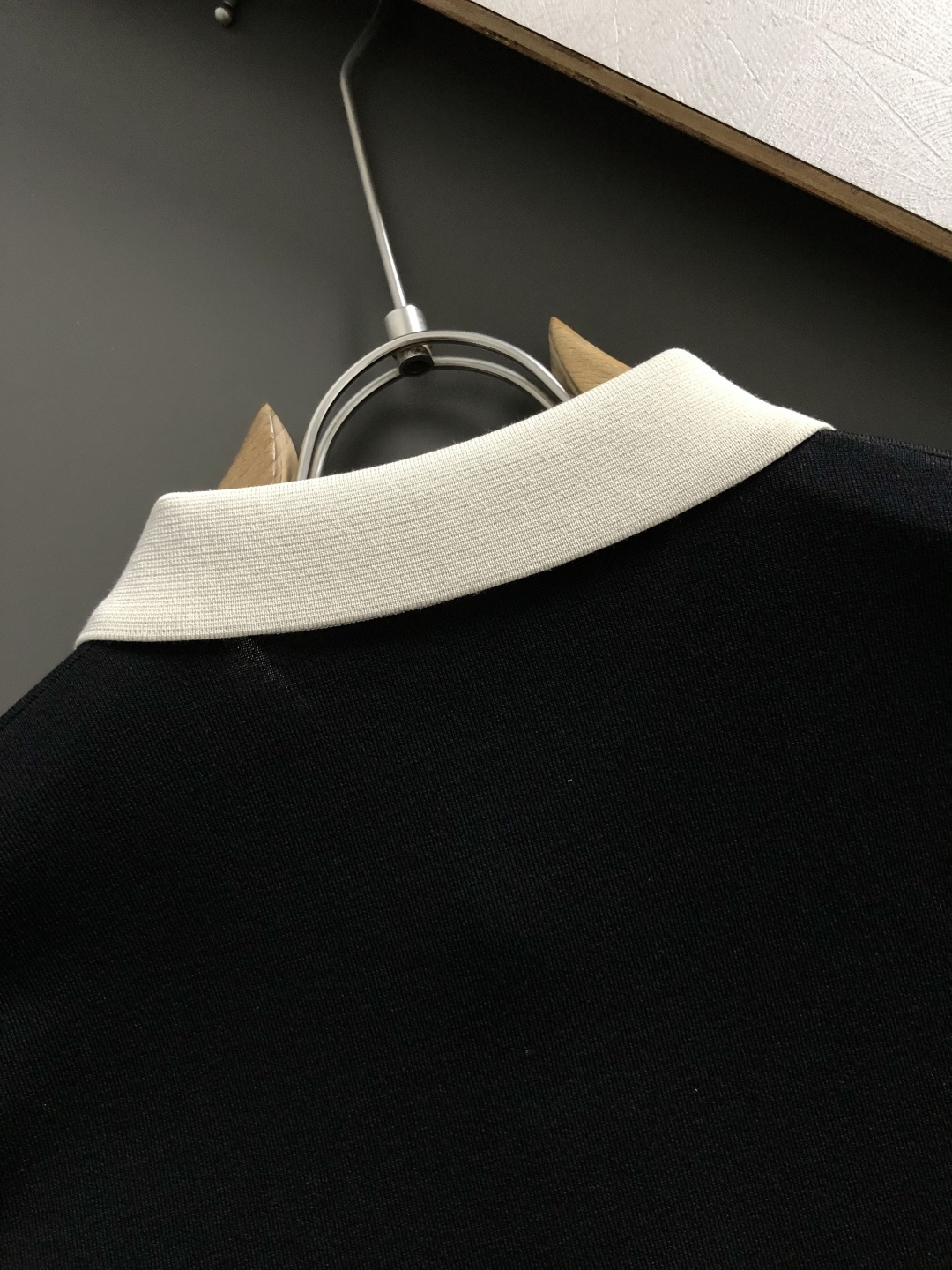 브라운(Thom Browne) 4-바 스트라이프 배색 폴로 셔츠 - 이미지 5