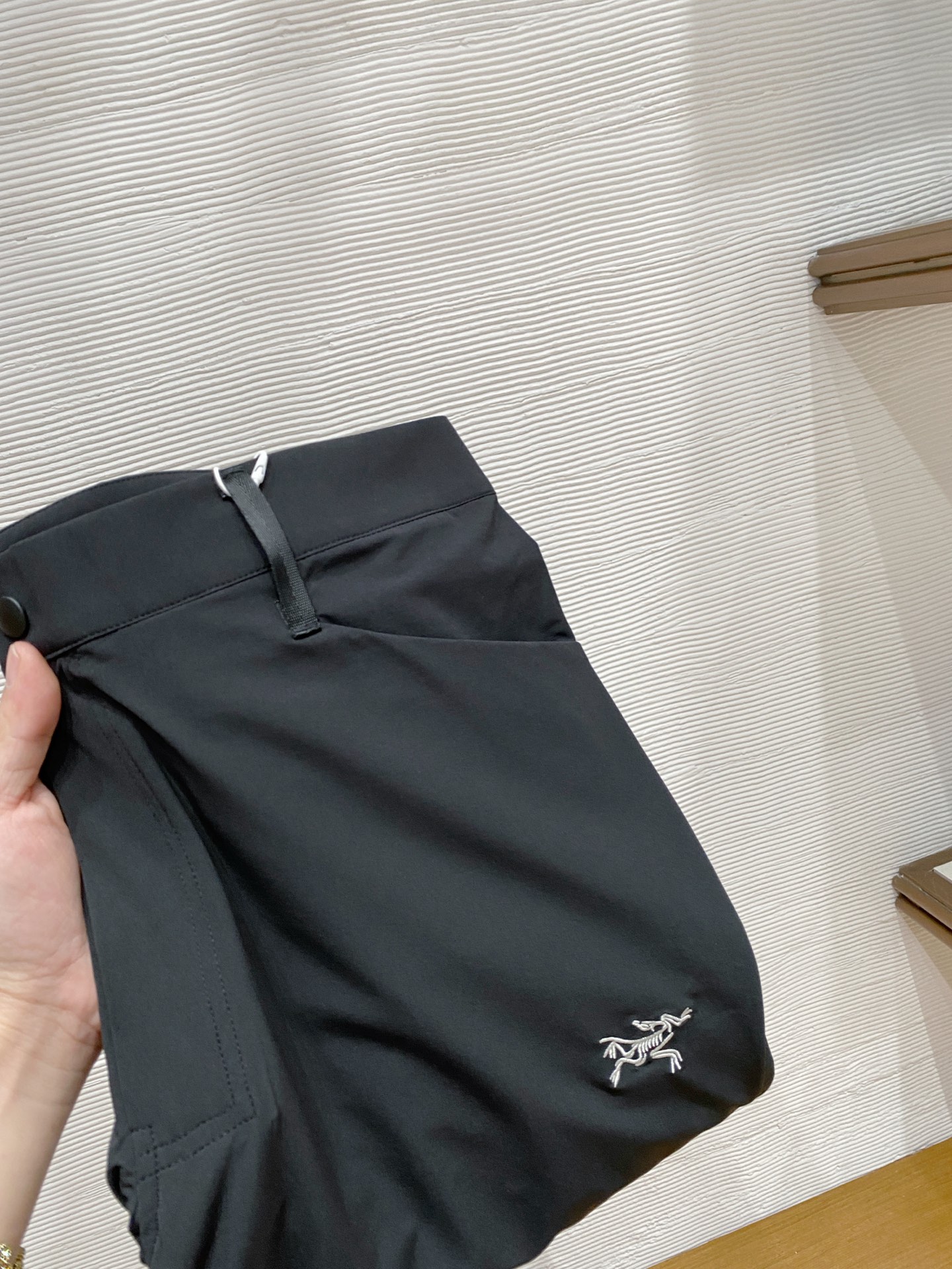 아크테릭스 (Arc'teryx)시조새 자수 로고 테크니컬 캐주얼 팬츠 - 이미지 6