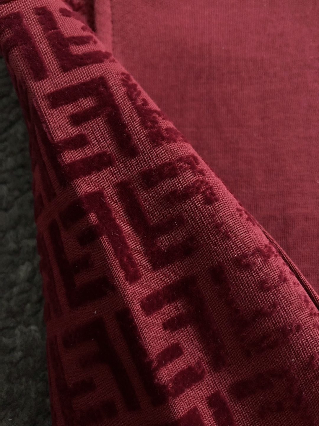 펜디(Fendi) 사이드 로고 테이프 반팔 티셔츠 - 이미지 6