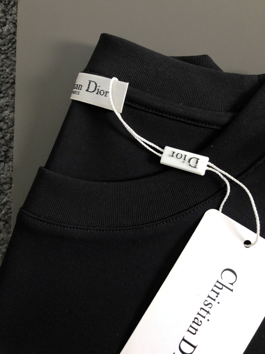 디올(Dior) CD 이탤릭 로고 자수 티셔츠 - 이미지 6