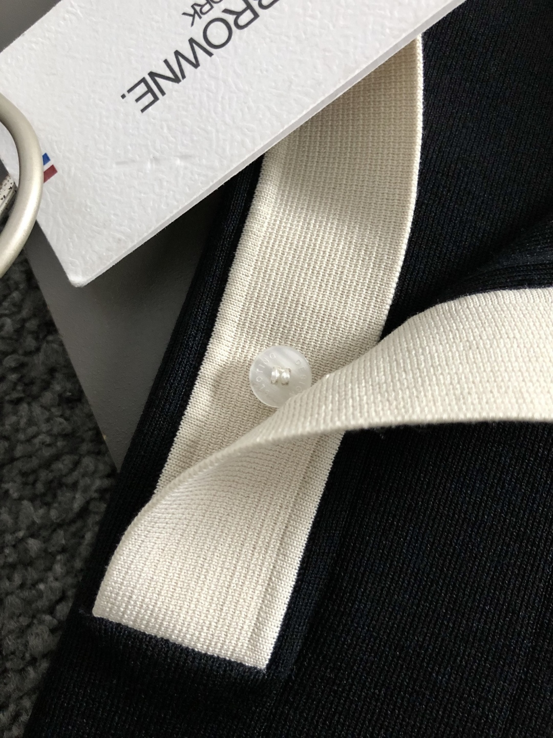 브라운(Thom Browne) 4-바 스트라이프 배색 폴로 셔츠 - 이미지 6