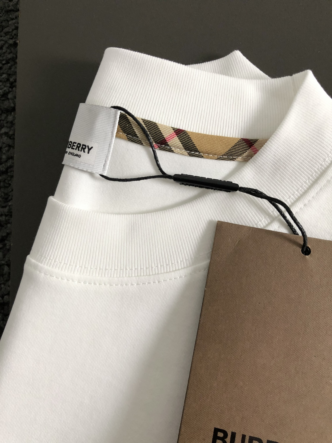 버버리(Burberry) 올오버 나이트 & 로고 그래픽 티셔츠 - 이미지 6