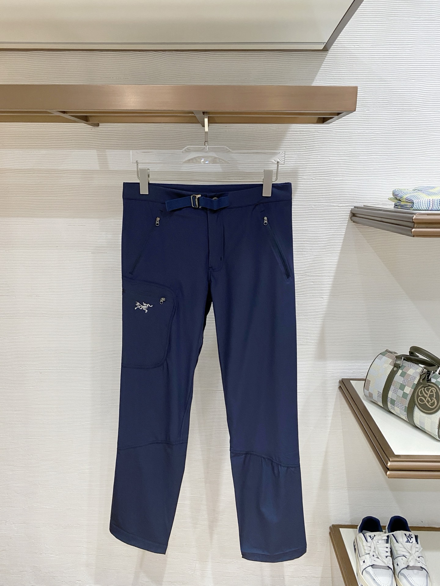 아크테릭스 (Arc'teryx)감마 테크니컬 카고 팬츠 (통합 벨트 포함) - 이미지 7