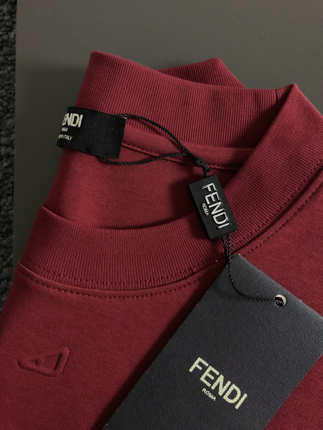 펜디(Fendi) 사이드 로고 테이프 반팔 티셔츠 - 이미지 7