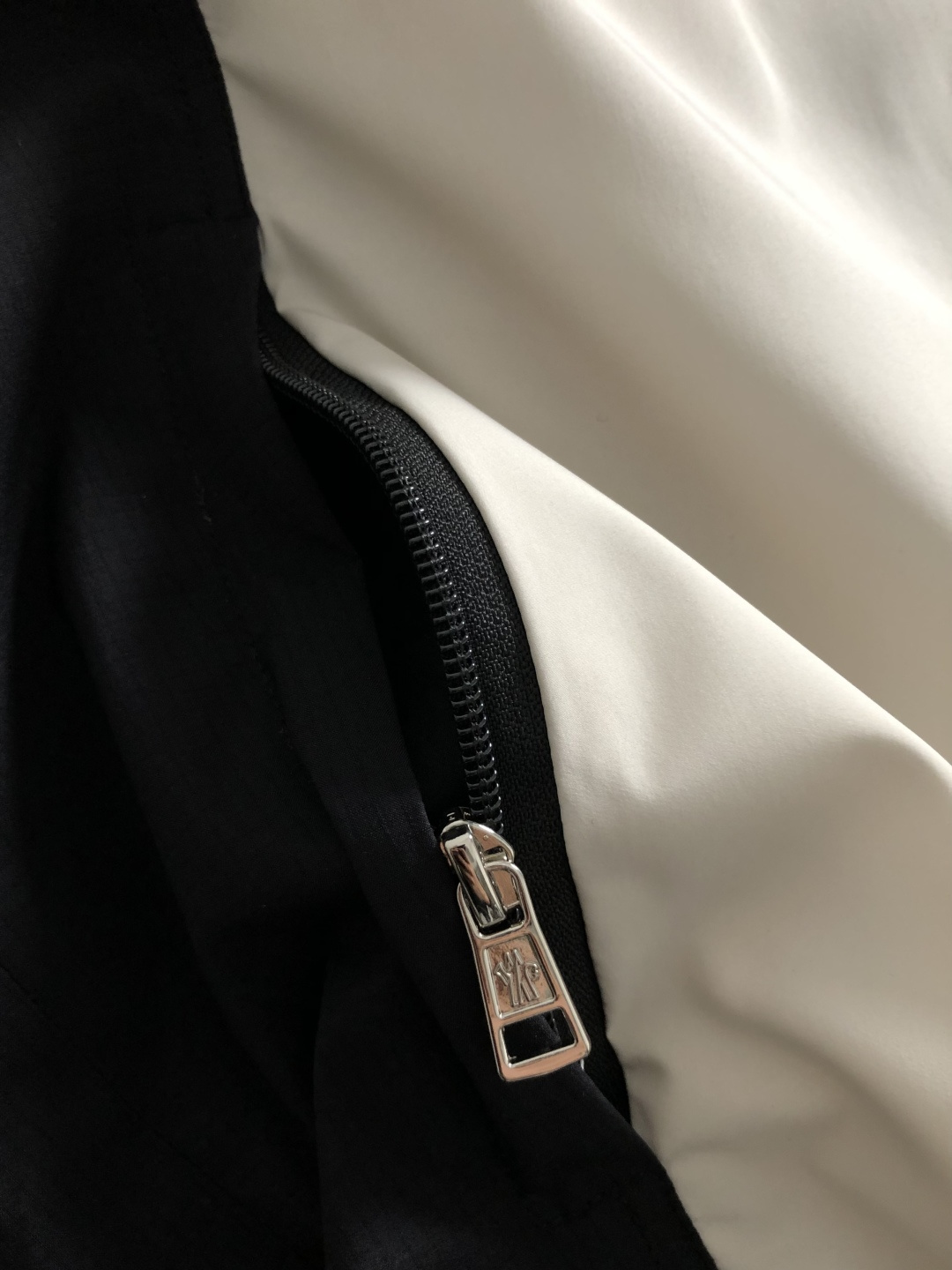 몽클레르(Moncler) 배색 윈드브레이커 바람막이 - 이미지 7