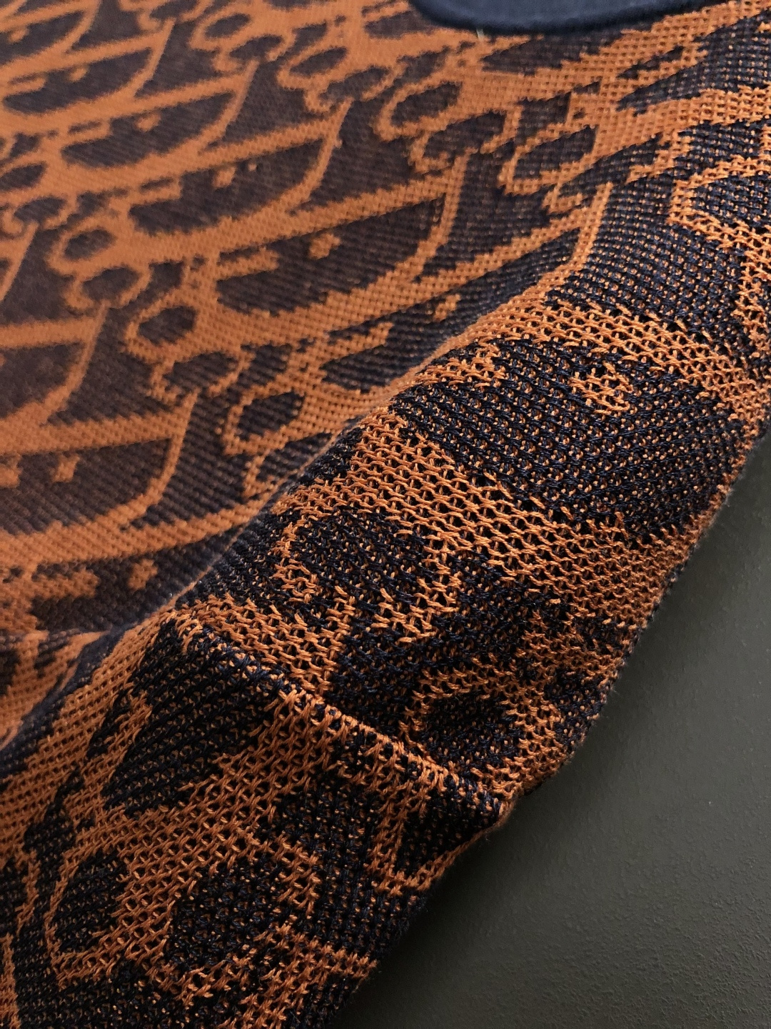 디올(Dior) 오블리크 올오버 자카드 반팔 니트 - 이미지 5