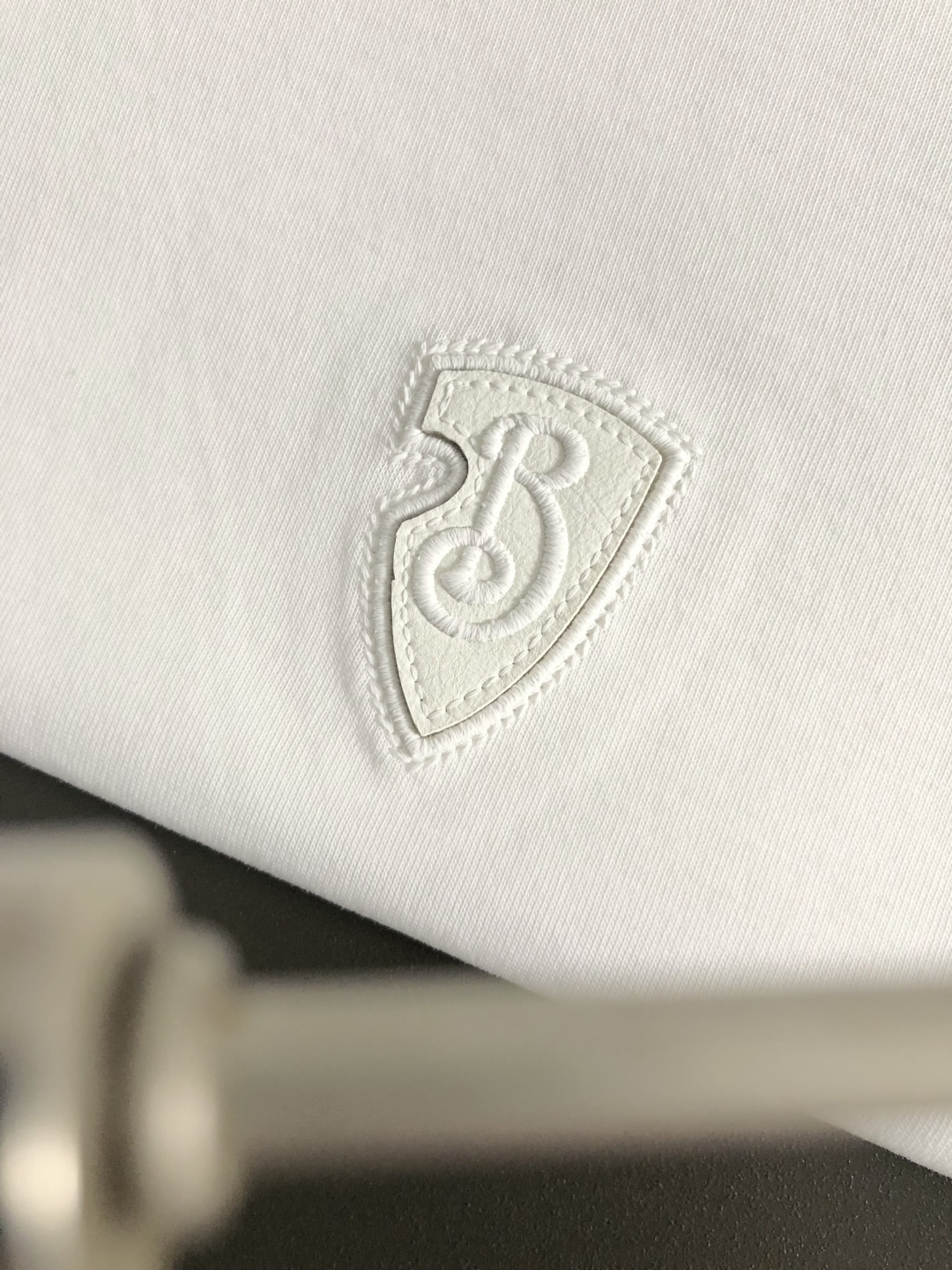 버버리(Burberry) 올오버 나이트 & 로고 그래픽 티셔츠 - 이미지 7