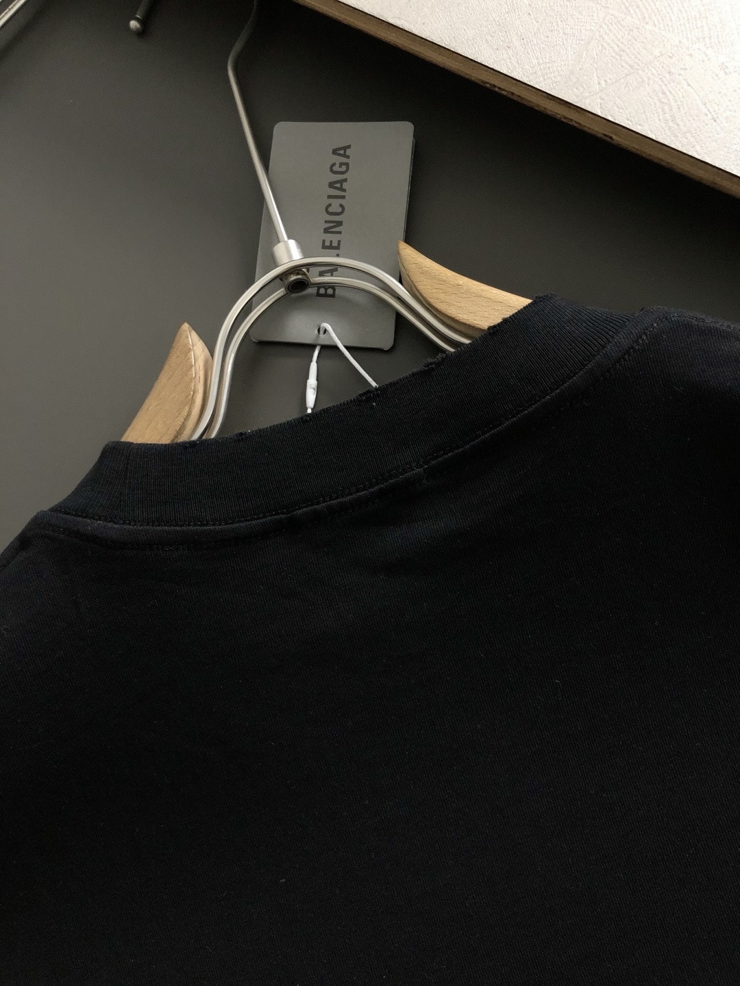 발렌시아가(Balenciaga) 버티컬 커시브 로고 티셔츠 - 이미지 8