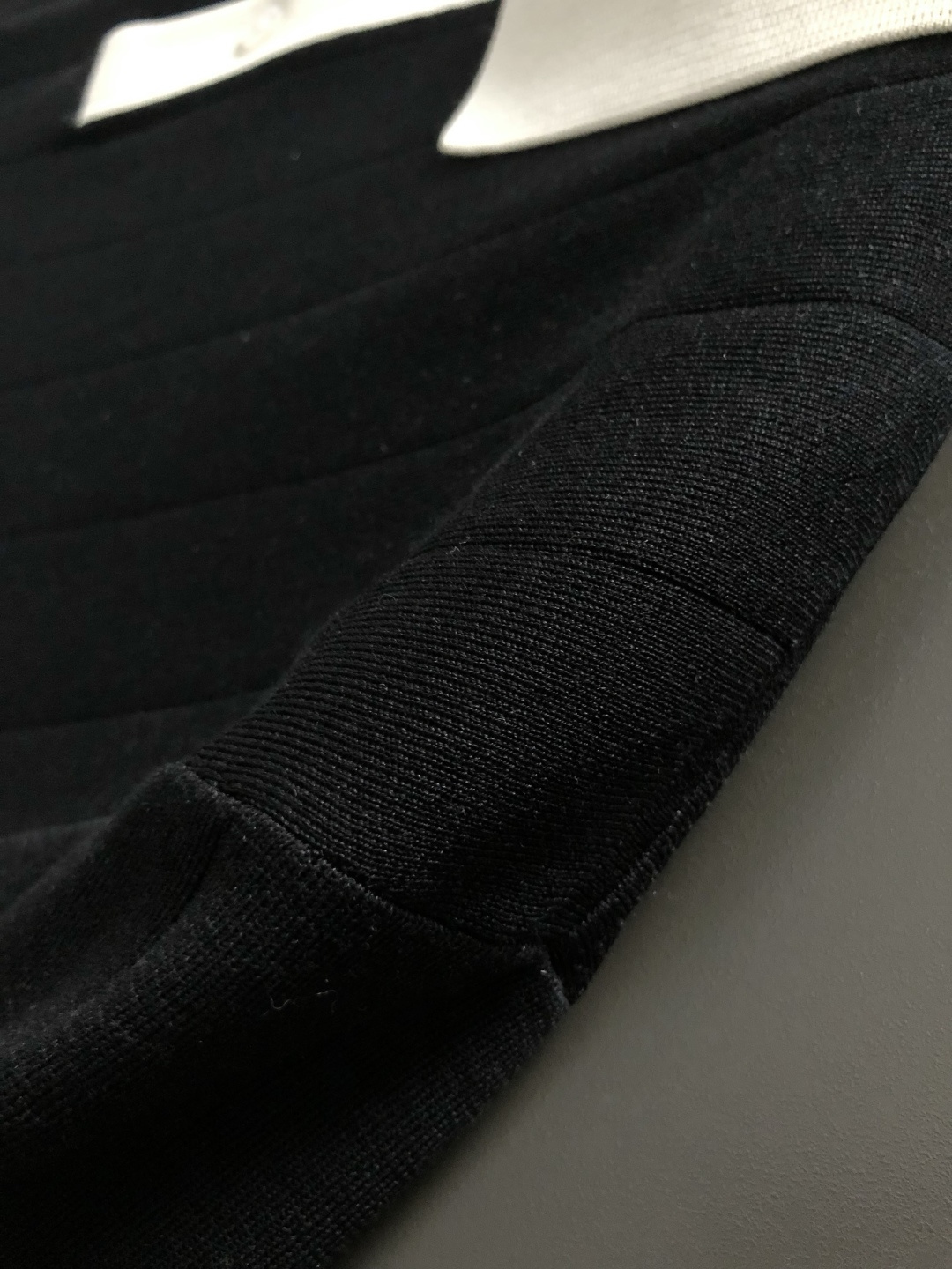 브라운(Thom Browne) 4-바 스트라이프 배색 폴로 셔츠 - 이미지 8