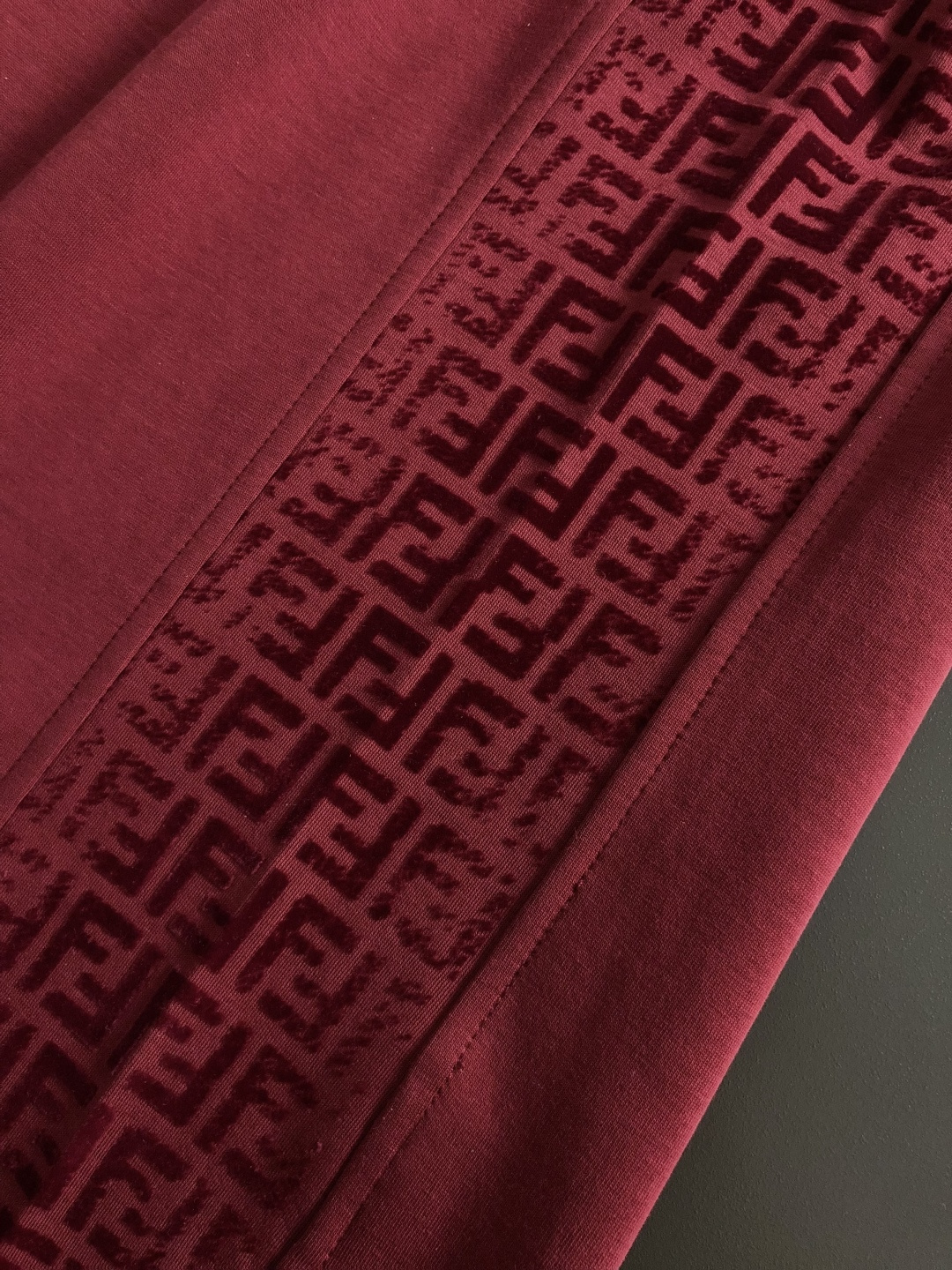 펜디(Fendi) 사이드 로고 테이프 반팔 티셔츠 - 이미지 9