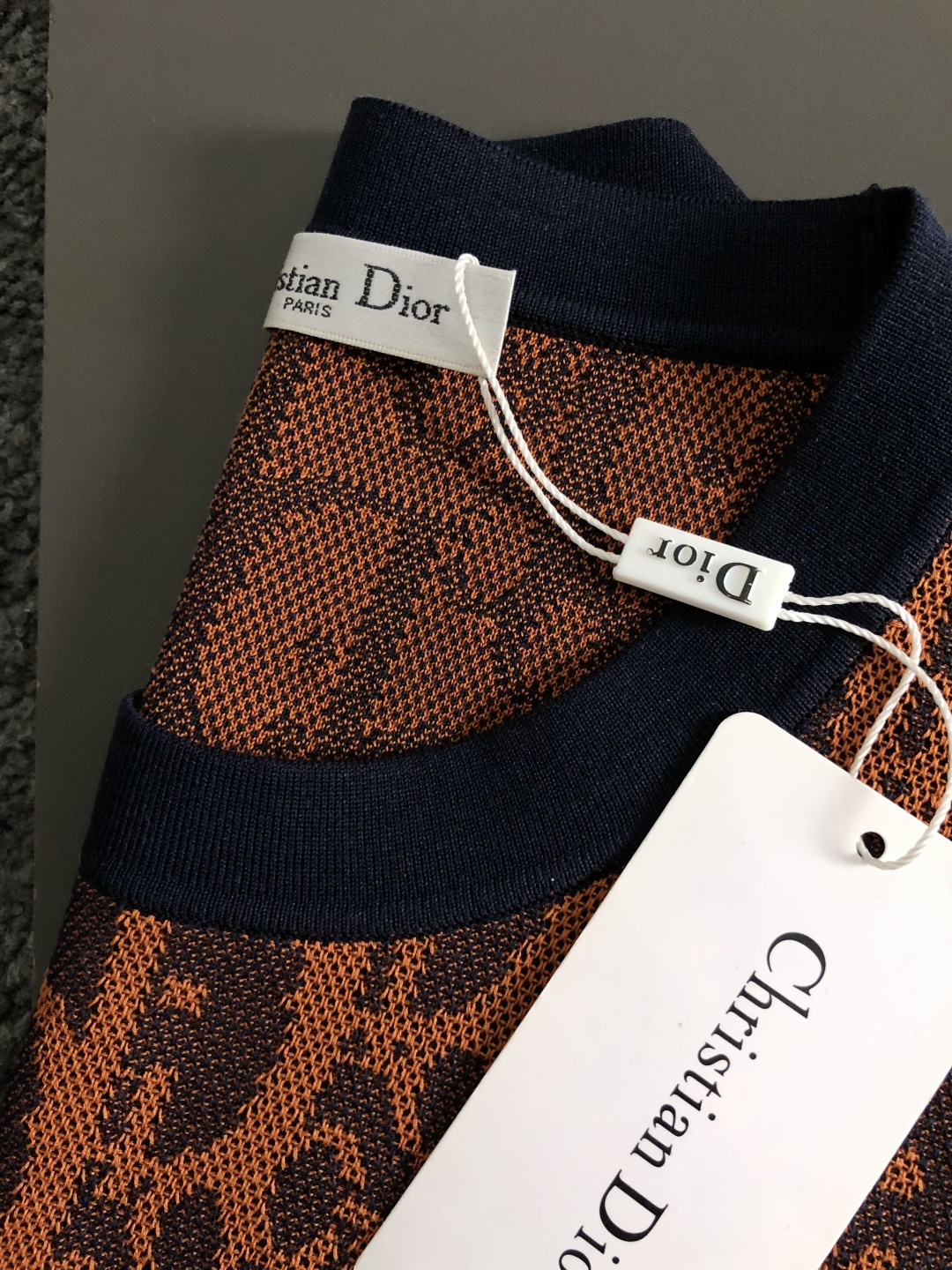 디올(Dior) 오블리크 올오버 자카드 반팔 니트 - 이미지 7