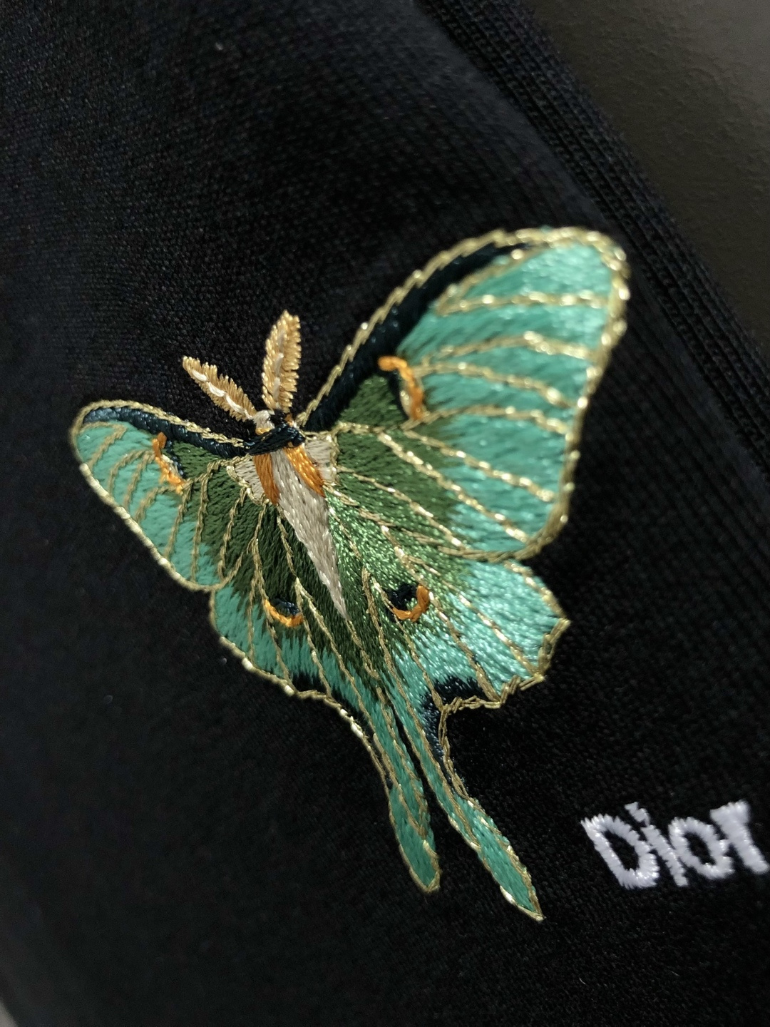 디올(Dior) 나방/나비 그래픽 자수 티셔츠 - 이미지 9